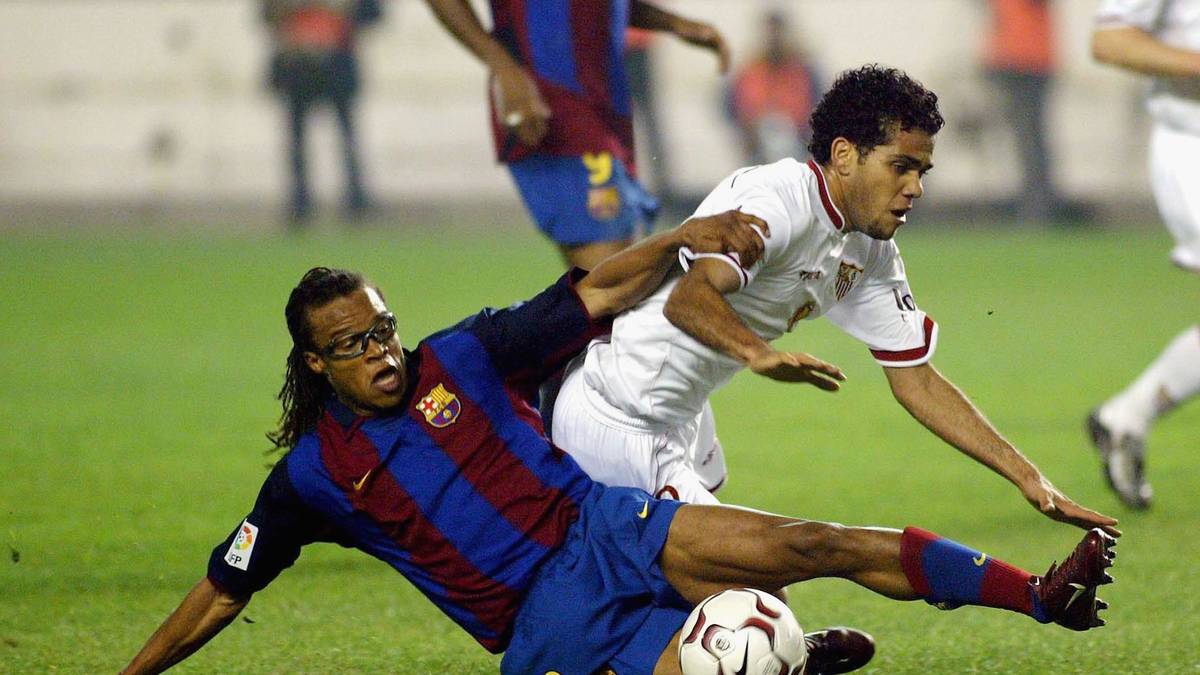 DANI ALVES: Im Jahr 2002 verpflichtete Monchi Dani Alves für 550.000 Euro vom EC Bahia aus Brasilien. 2008 wurde der Brasilianer für 35,5 Millionen Euro an den FC Barcelona weiterverkauft. Der 36-Jährige spielte unter anderen für Juventus Turin und PSG, ist derzeit auf der Suche nach einem neuen Verein