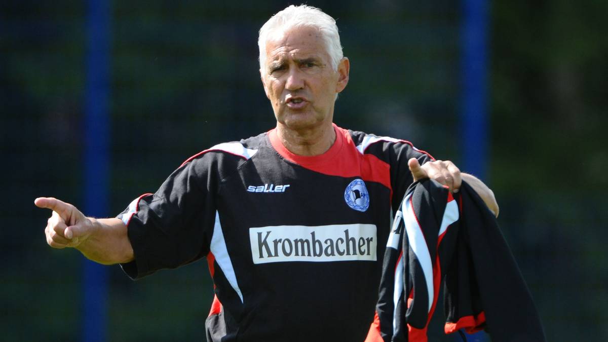 Arminia Bielefeld Press Conference & Training Jörg Berger trainierte als erster Coach acht verschiedene Vereine in der Bundesliga. Mittlerweile haben Felix Magath und Otto Rehhagel gleichgezogen
