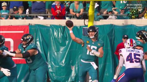 Das Playoff-Duell zwischen den Jacksonville Jaguars und den Buffalo Bills entwickelt sich zu einem Krimi bis in die letzte Minute. Dann sorgt ein fataler Fehler für die Entscheidung.