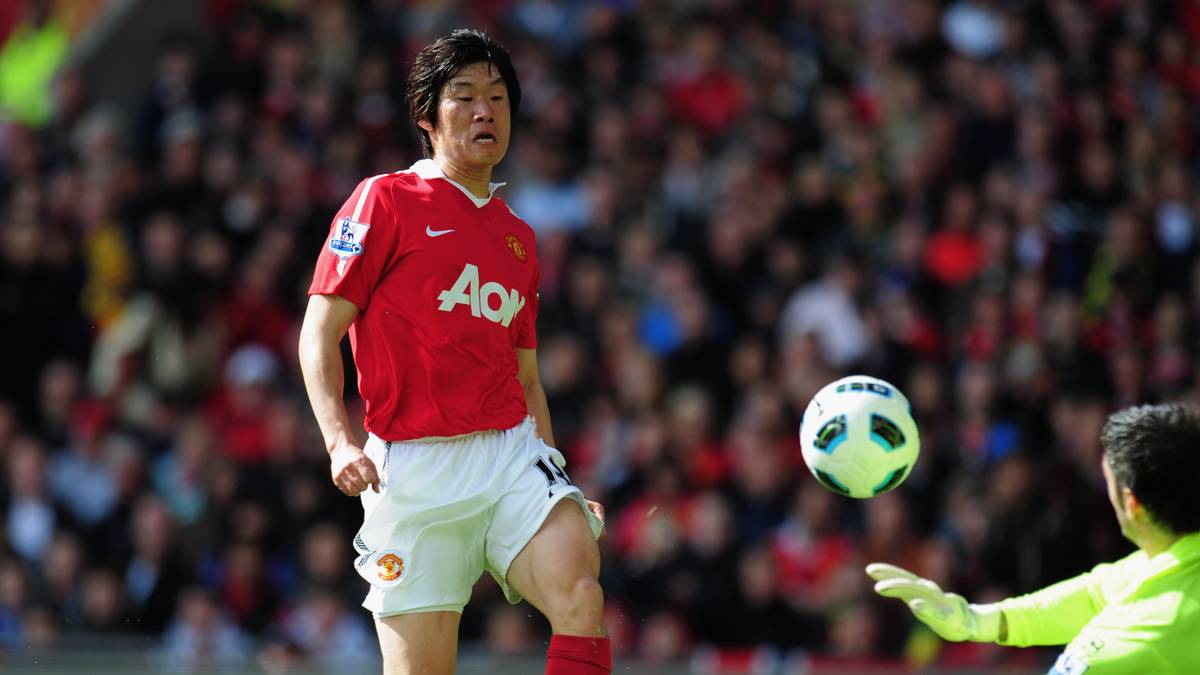 JI-SUNG PARK: Der Südkoreaner kam 2005 aus den Niederlanden von PSV EIndhoven und blieb bis 2012 im Old Trafford. Bei United war er in 133 Spielen in der Premier League an 42 Toren beteiligt 