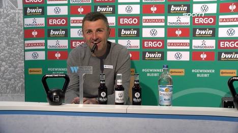 Vor dem Pokal-Spiel von 1860 München gegen den KSC konnte sich Trainer Michael Köllner einen kleinen Seitenhieb in Richtung Stadtrivale Bayern nicht verkneifen. 