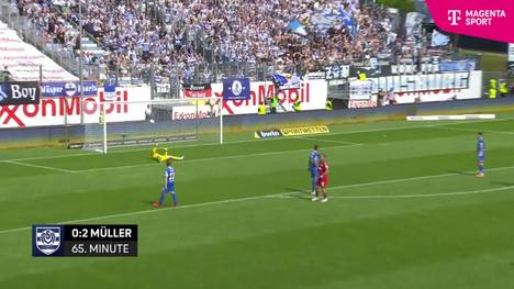 Vincent Müller vom MSV Duisburg trifft in der 3. Liga per Freistoß - als Torwart! Der Keeper selbst ist von seinem überraschenden Torerfolg gegen den SV Meppen sichtlich irritiert.