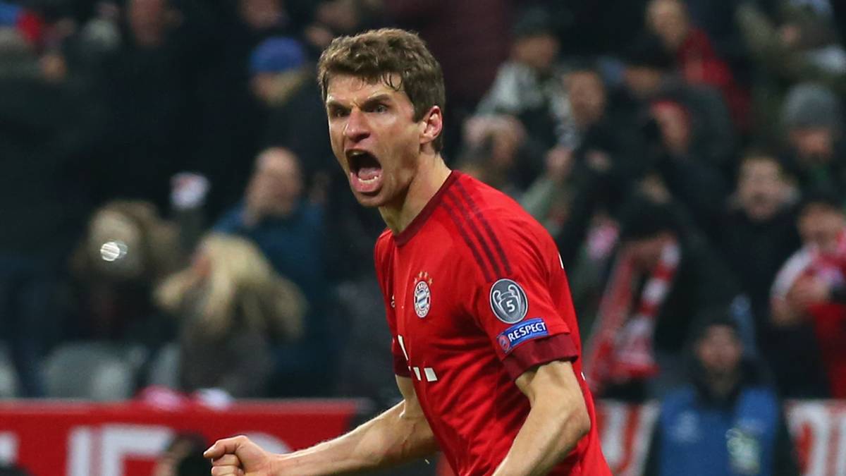 THOMAS MÜLLER: Der Fußballer gewordene Karl Valentin. Anarchistischer Freigeist mit unwiderstehlichem Torinstinkt. Sollte er Bayern irgendwann verlassen, wird der Himmel weinen.
