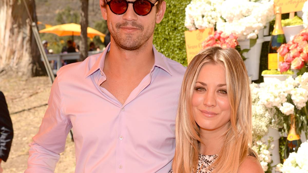 Vielleicht kam daher ihre Begeisterung für den ehemaligen Tennis-Profi Ryan Sweeting. Immerhin sagte sie bereits nach drei Monaten Ja zu seinem Heiratsantrag und die beiden heirateten an Silvester 2013. Aber genauso schnell wie die Liebe entbrannt war, war sie auch wieder erloschen. Nach 21 Monaten Ehe reichten sie die Scheidung ein