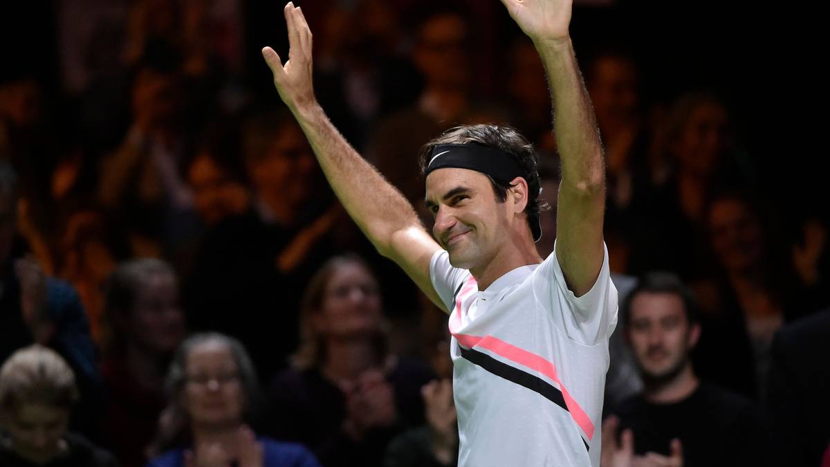 Im Februar 2018 kehrt das Schweizer Tennis-Idol nach rund fünfeinhalb Jahren auf den Tennis-Thron zurück. Federer gewinnt in Rotterdam sein Viertelfinale gegen den Niederländer Robin Haase 4:6, 6:1, 6:1 und wird damit erstmals seit Oktober 2012 wieder als Nummer eins der Weltrangliste geführt