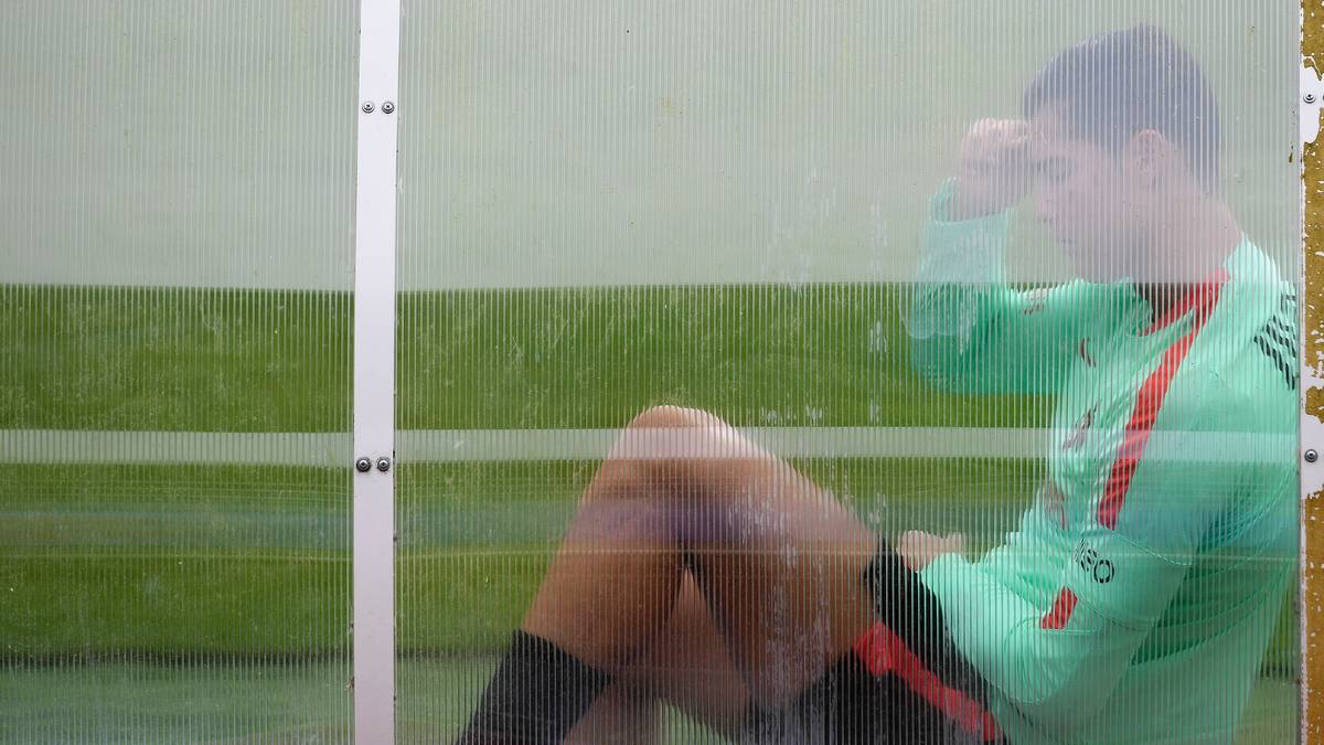 Für Ronaldo war der EM-Sieg natürlich von Anfang an das Ziel, vor dem Halbfinale geht er die ganze Angelegenheit ein bisschen defensiver an: "Der Traum kommt immer näher. Nicht viele haben etwas auf uns gegeben. Kurz vor dem Ziel wollen wir uns nicht mehr stoppen lassen"