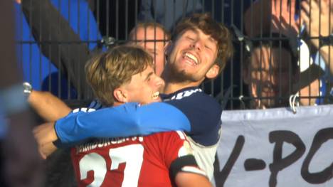 Der Hamburger SV zieht locker in die 2. Pokalrunde ein. Dabei trifft auch ein 16 Jahre altes Juwel und ist damit der jüngste Torschütze der HSV-Pokalgeschichte. Sein Vorgänger? Uwe Seeler im Jahr 1954.