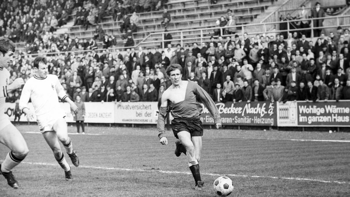 PLATZ 4 - 8 Tore, Mönchengladbach - Neunkirchen (10:0), 1967: Schon wieder die Gladbacher, dieses Mal wird Neunkirchen mit einer 10:0-Packung nach Hause geschickt. Viermal Peter Meyer, je ein Doppelpack von Günther Netzer, Herbert Wimmer und Herbert Laumen sorgen für Festtagsstimmung auf dem Bökelberg