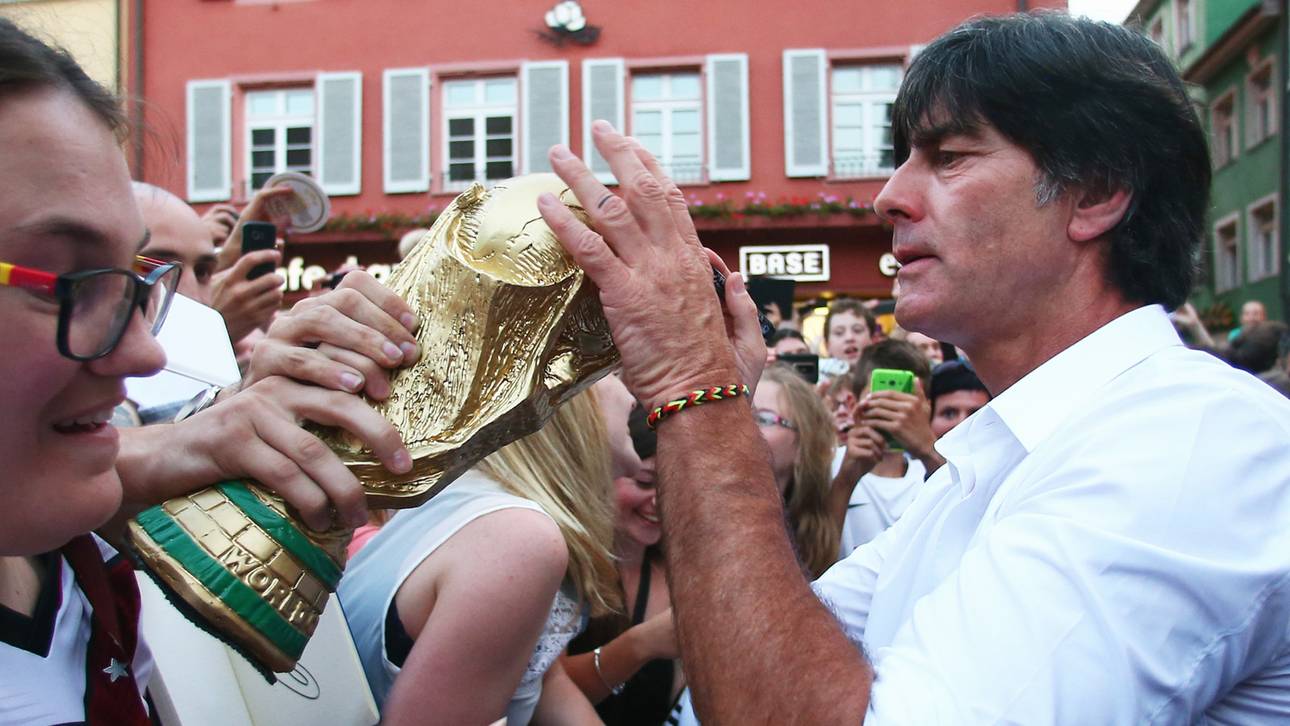 3000 Fans feiern Jogi Löw