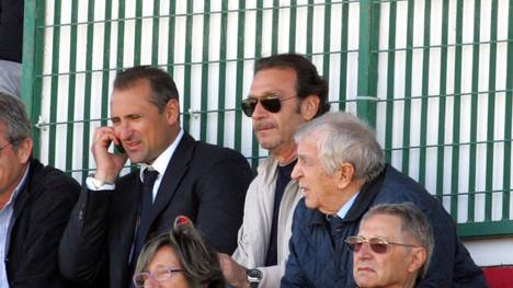 Gianluca Festa  (l.) soll Cagliari vor dem Abstieg retten