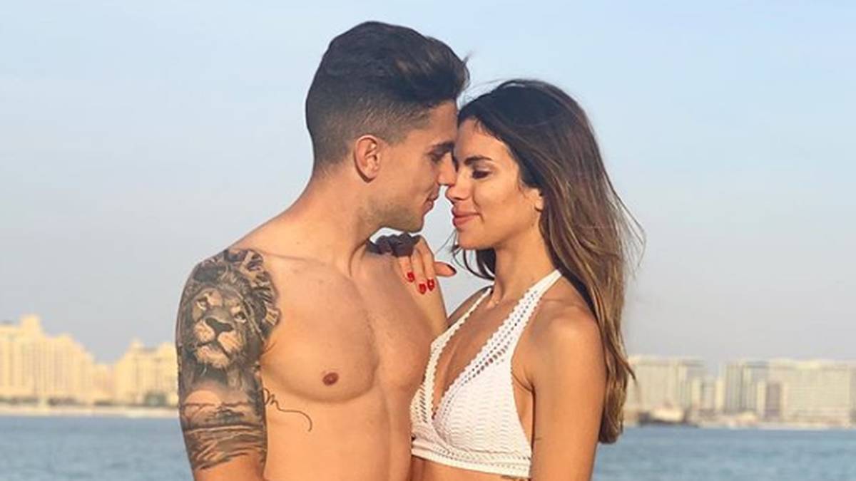 Ab in die Wärme! So lautet das Motto für viele Fußball-Stars in der Winterpause. Da die Bundesliga und die spanische La Liga pausieren, machen zahlreiche Profis Urlaub. So auch der ehemalige BVB-Verteidiger Marc Bartra mit seiner Freundin