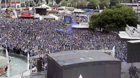 Der Sensations-Finalist ist bereit für das Finale des DFB-Pokals. Am Nachmittag versammeln sich zehntausende Fans von Arminia Bielefeld am Alexanderplatz.