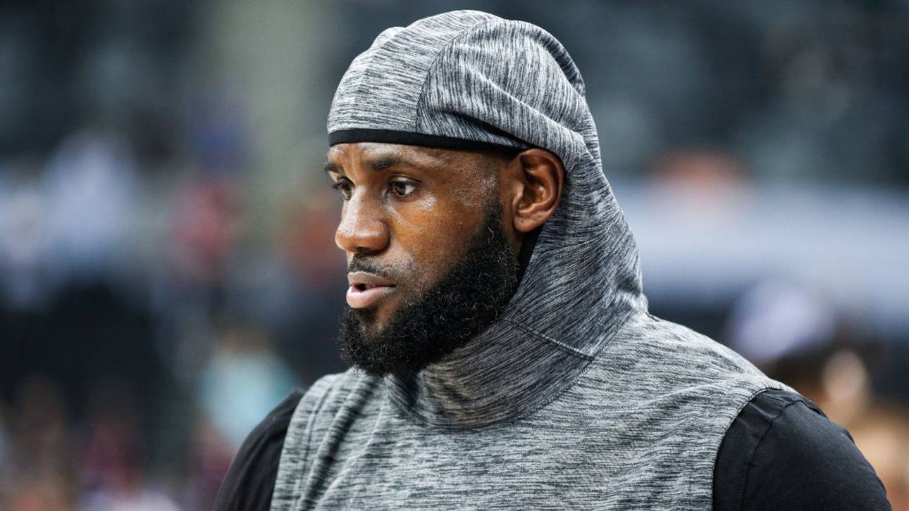LeBron James flüchtet vor Feuer