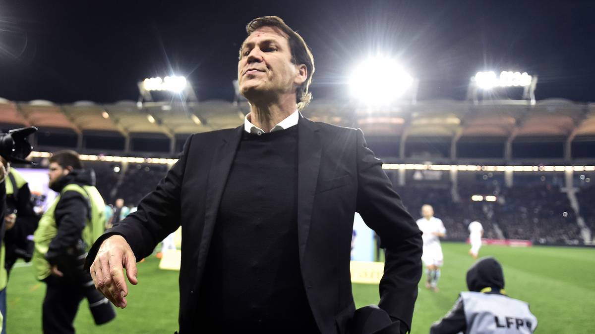 Rudi Garcia ist seit Oktober 2016 Trainer von Marseille und führte den Klub in der Vorsaison auf Platz fünf in der Ligue 1. Zuvor wurde er mit dem AS Rom zweimal Vizemeister in Italien. Davor feierte er 2011 mit dem OSC Lille das Double. Auch wenn Hasenhüttl dieser Saison gereift ist, hat ihm Garcia in puncto Erfahrung etwas voraus - 3:3
