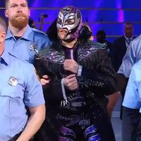 In einem der emotionalsten Matches bei WWE WrestleMania 39 weist Legende Rey Mysterio Sohn Dominik in die Schranken - mit Unterstützung zweier Musik-Superstars.