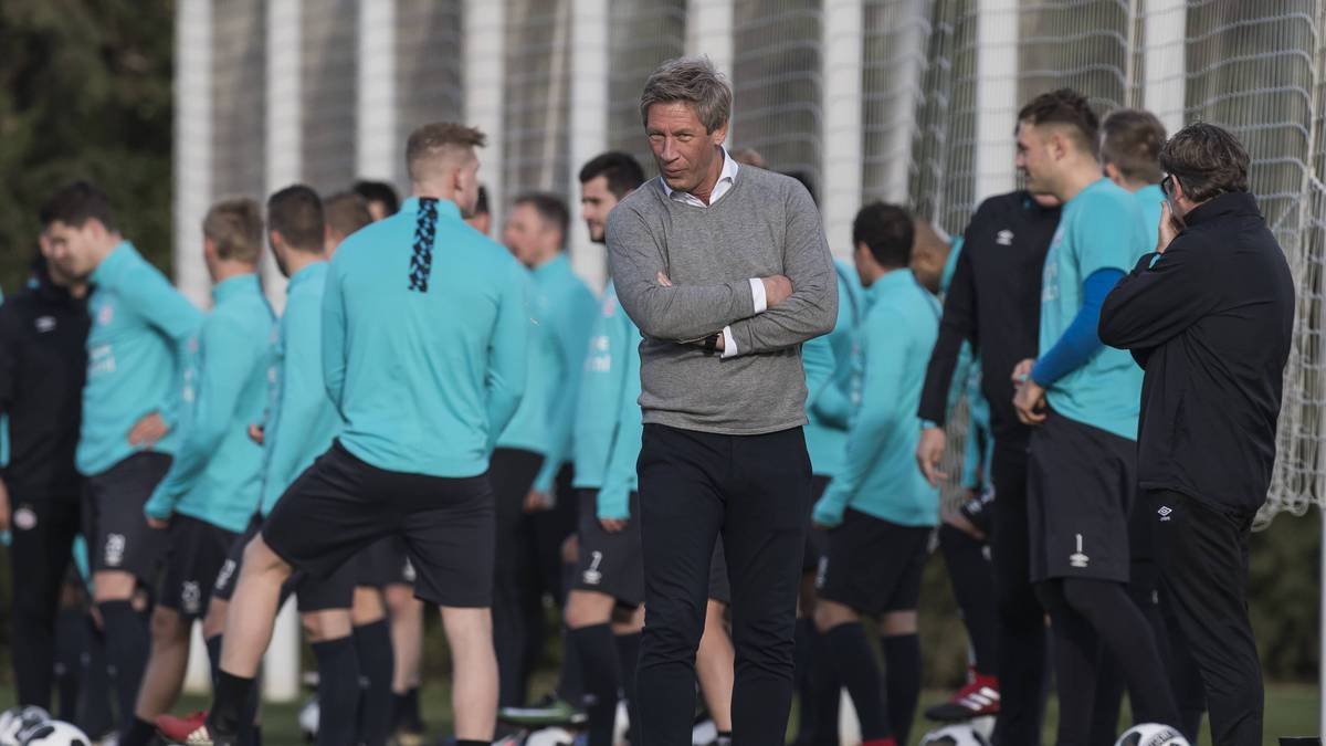 Die größte Stärke des 54-Jährigen: das Vertrauen in die eigene Jugendarbeit und das Gespür für die richtigen Leute an dieser Stelle. "Nachdem der angesehene Art Lengeler als Leiter der Nachwuchsabteilung installiert wurde, wurde die Transferpolitik des Klubs revolutioniert und PSV ist immer erfolgreicher geworden", lobt das Fachmagazin. Nicht zuletzt der Verdienst von Brands