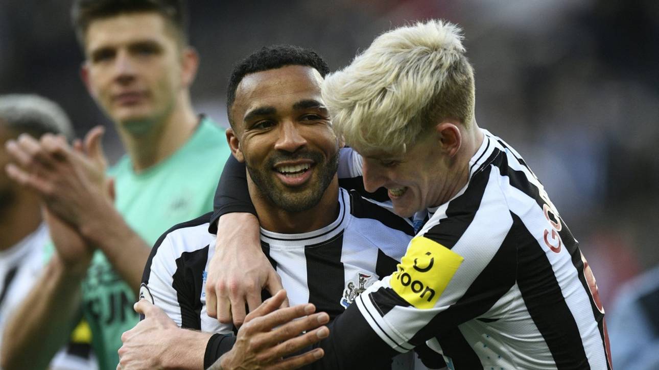 Newcastle nach Topspiel auf Platz drei