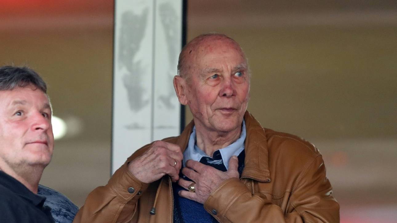 1954er Weltmeister Eckel operiert