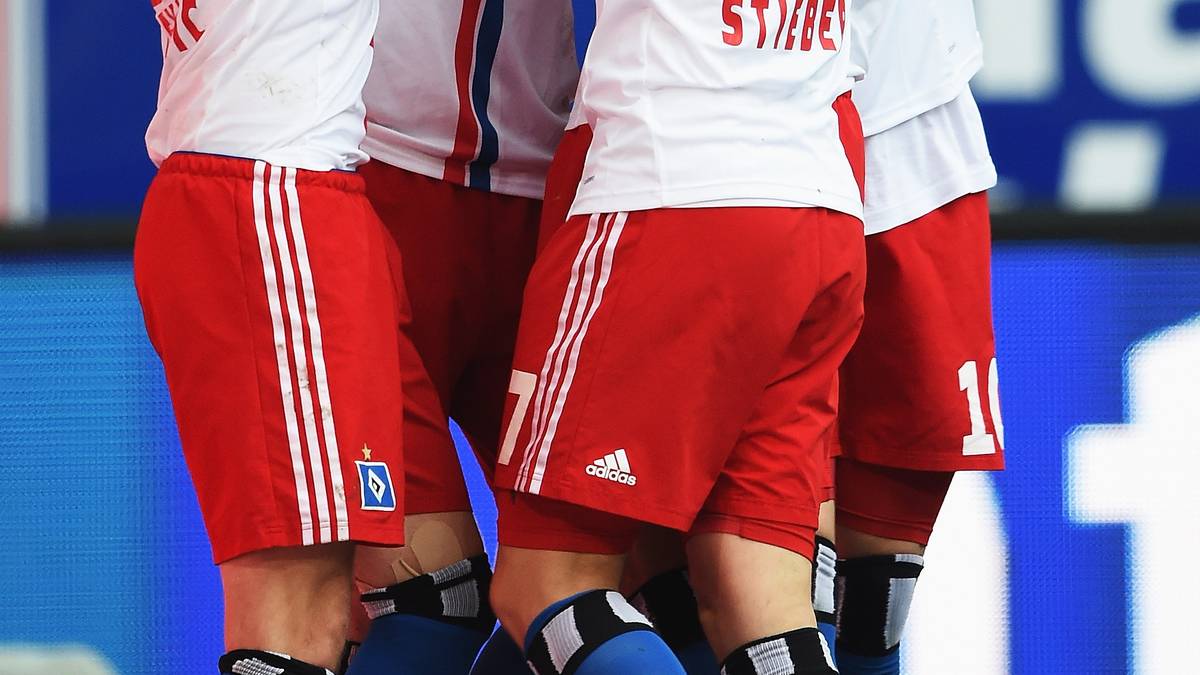 Gut Lachen hat hingegen unser Sportsfreund Labbadia in Hamburg. Zoltan Stieber bringt den HSV in der 11. Spielminute in Führung