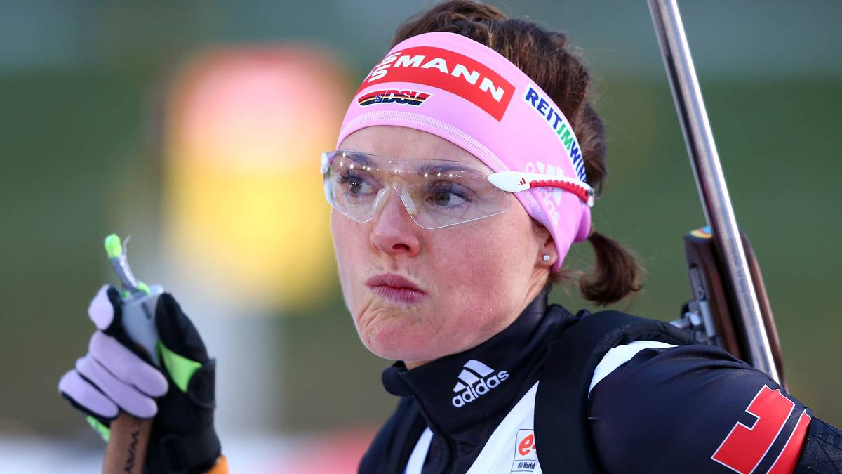 Die Internationale Biathlon-Union sperrt die Doppel-Olympiasiegerin im Langlauf im Juni 2014 für zwei Jahre. Obwohl die Sperre später auf sechs Monate verkürzt wird, beendet Sachenbacher-Stehle am 30. November 2014 ihre Karriere