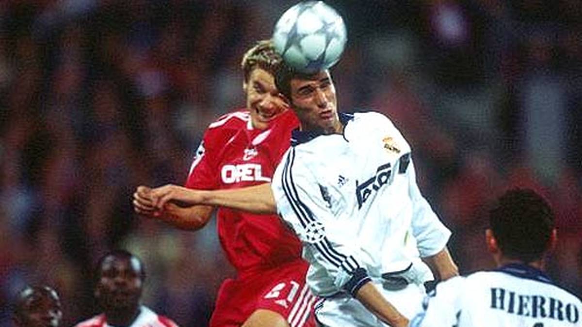 Im Rückspiel werden die Madrilenen dann sogar mit 4:1 abgeschossen. Scholl und Giovane Elber erzielen die ersten beiden Bayern-Tore, dann schlägt Alexander Zickler gleich zwei Mal zu