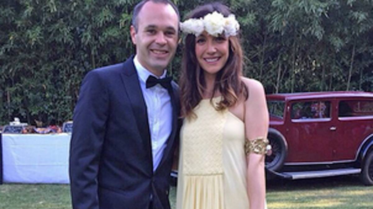 Andres Iniesta kam in Begleitung seiner Frau Anna