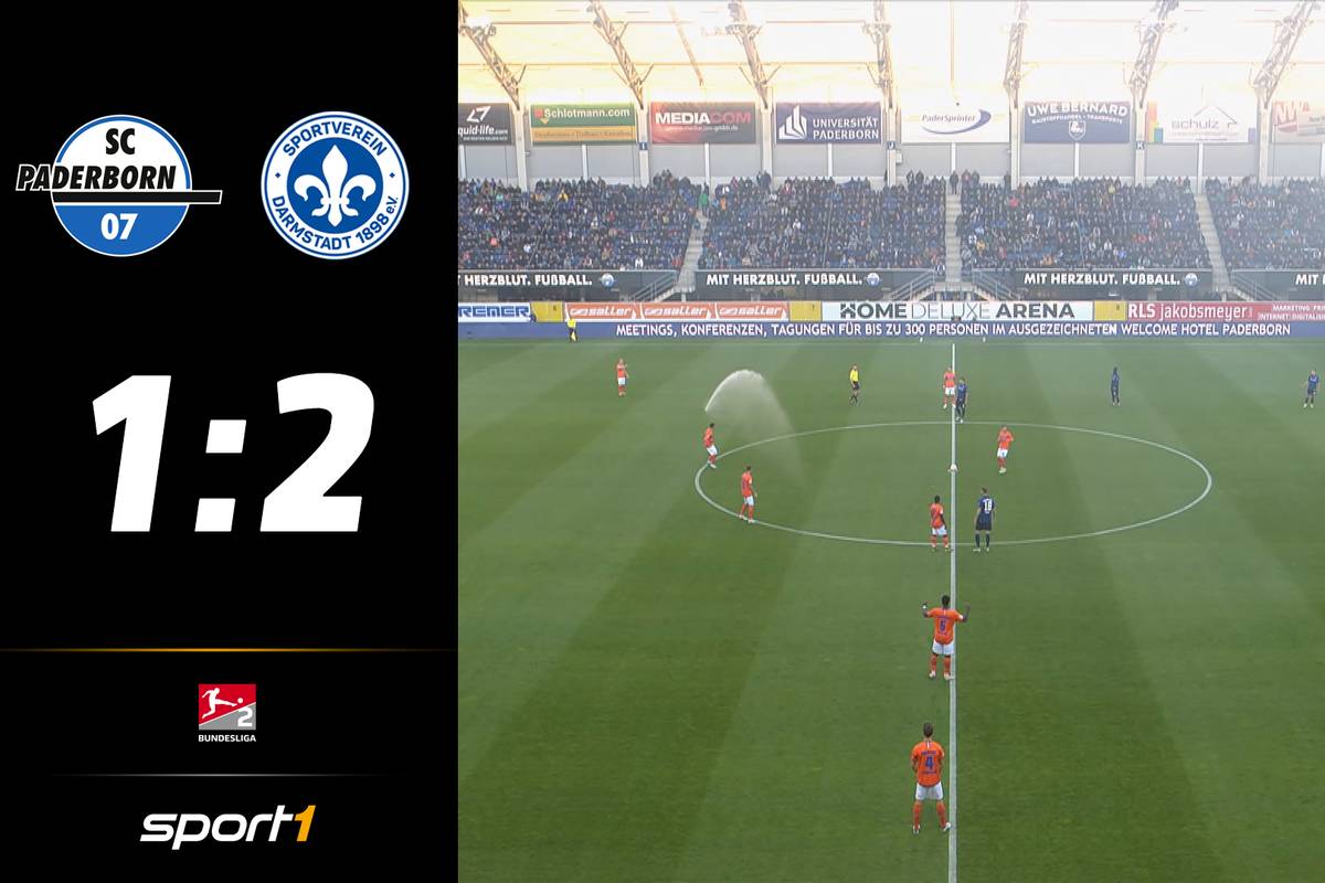 Darmstadt 98 gewinnt das Topspiel gegen den SC Paderborn. Vor dem Spiel gibt es eine kuriose Panne. Der Rasensprenger hat einen Frühstart.