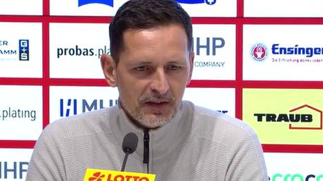 Ein vermeintliches Foul von Arthur Theate verhindert das 1:0 für die Frankfurter gegen Heidenheim. Trainer Dino Toppmöller zeigt sich mit der Entscheidung des Schiedsrichters nicht einverstanden.