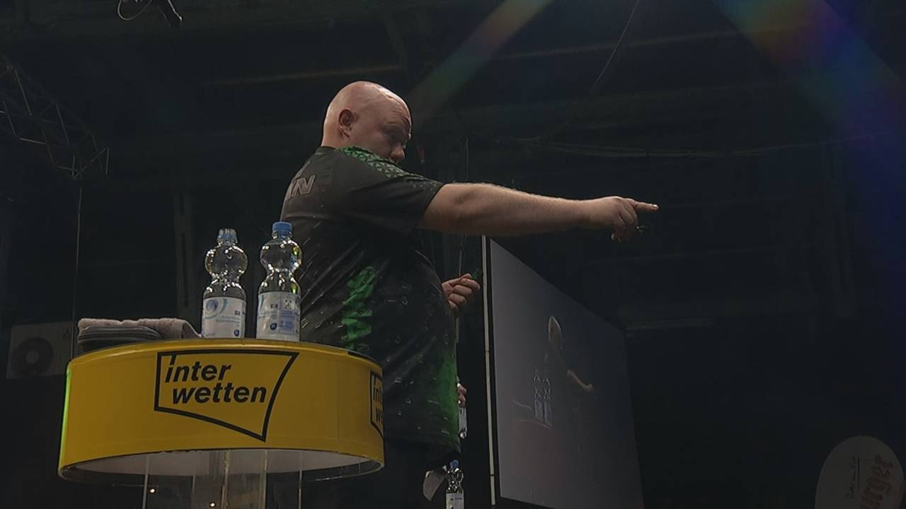 German Darts Grand Prix: Martin Lukeman schlägt Adam Gawlas 6:3 | PDC
