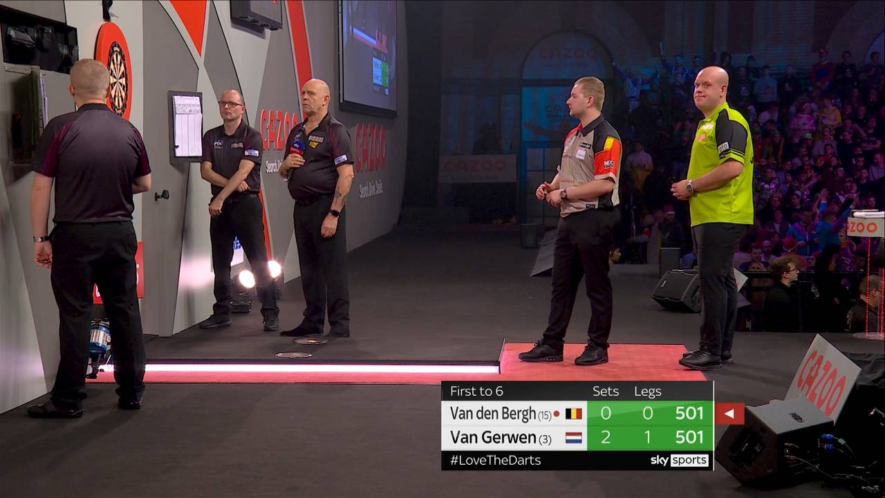 Michael van Gerwen kommt Dimitri Van den Bergh im Halbfinale zu nahe