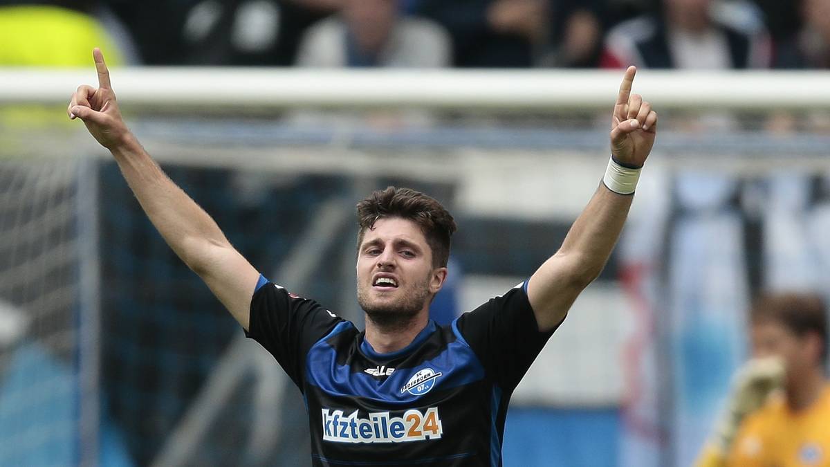 PLATZ 4: TOR AUS GRÖSSTER ENTFERNUNG. Dieser Rekord gehört aktuell dem Paderborner Moritz Stoppelkamp. Noch zu Erstliga-Zeiten überwindet er Hannovers Keeper Ron-Robert Zieler aus 82 Metern