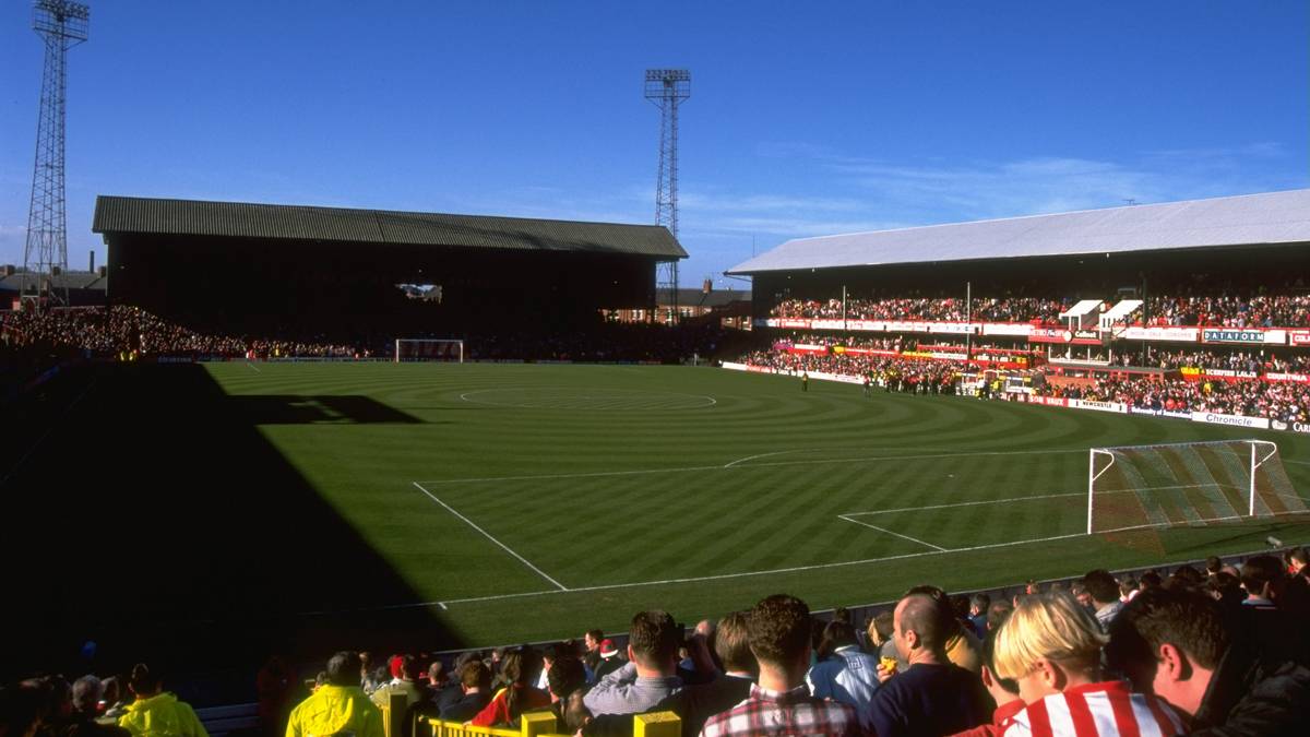 Nach der Hillsborough-Katastrophe wurde das Stadion nach Vorgabe der FA auf eben 22.500 Zuschauer verkleinert. Die finanziellen Auswirkungen der Verkleinerung zwangen Sunderland schließlich zu einem Stadionneubau mit größerer Kapazität