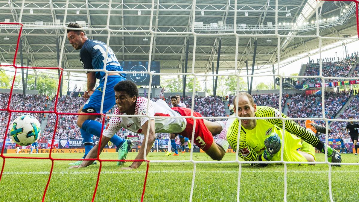 Nachdem TSG-Schlussmann Oliver Baumann mit einem kuriosen Hackeneigentor das 1:3 fabriziert hat, legt Uth sein zweites Tor nach