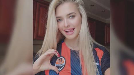 Olga Kalenchuk ist gerade in aller Munde, die Moderatorin von Schachtjor Donezk erobert die Fan-Herzen im Sturm. In ihrer Heimat ist sie mittlerweile ein Star.
