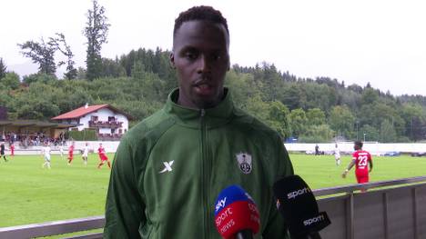 Edouard Mendy wechselte im Sommer vom FC Chelsea zum saudi-arabischen Klub Al-Ahli. Beim Testspiel in Österreich äußert er sich zu seinem Wechsel in die Wüste. 