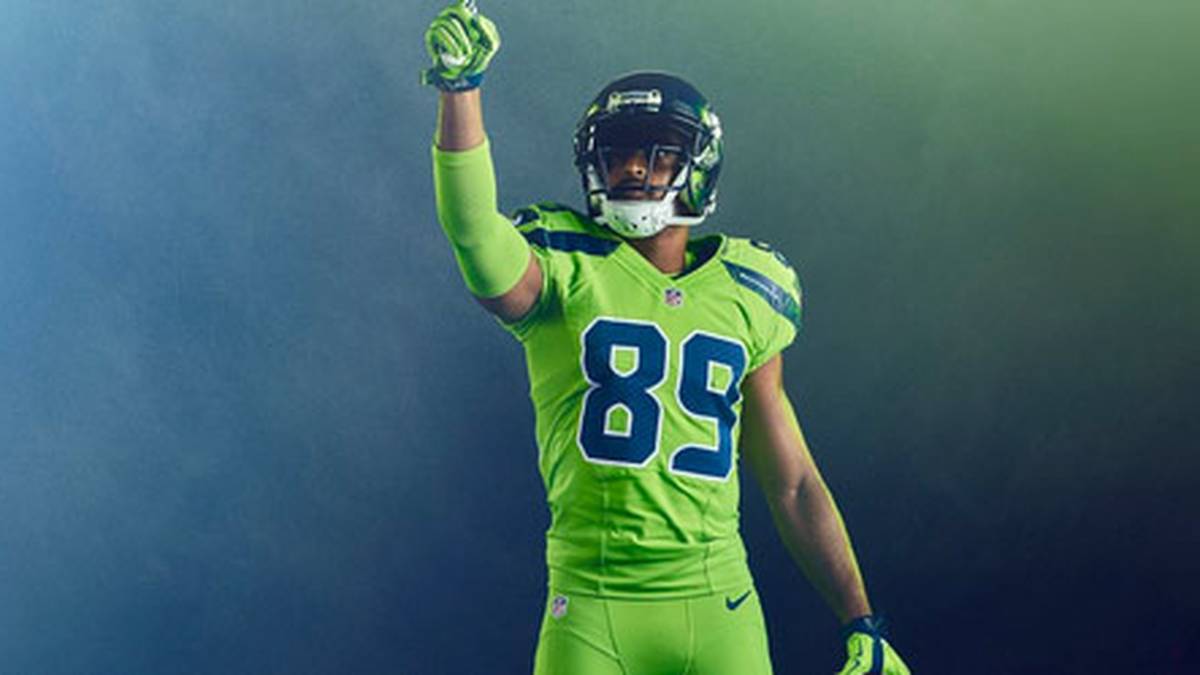 Die präsentieren sich in ihren Color-Rush-Trikots giftgrün