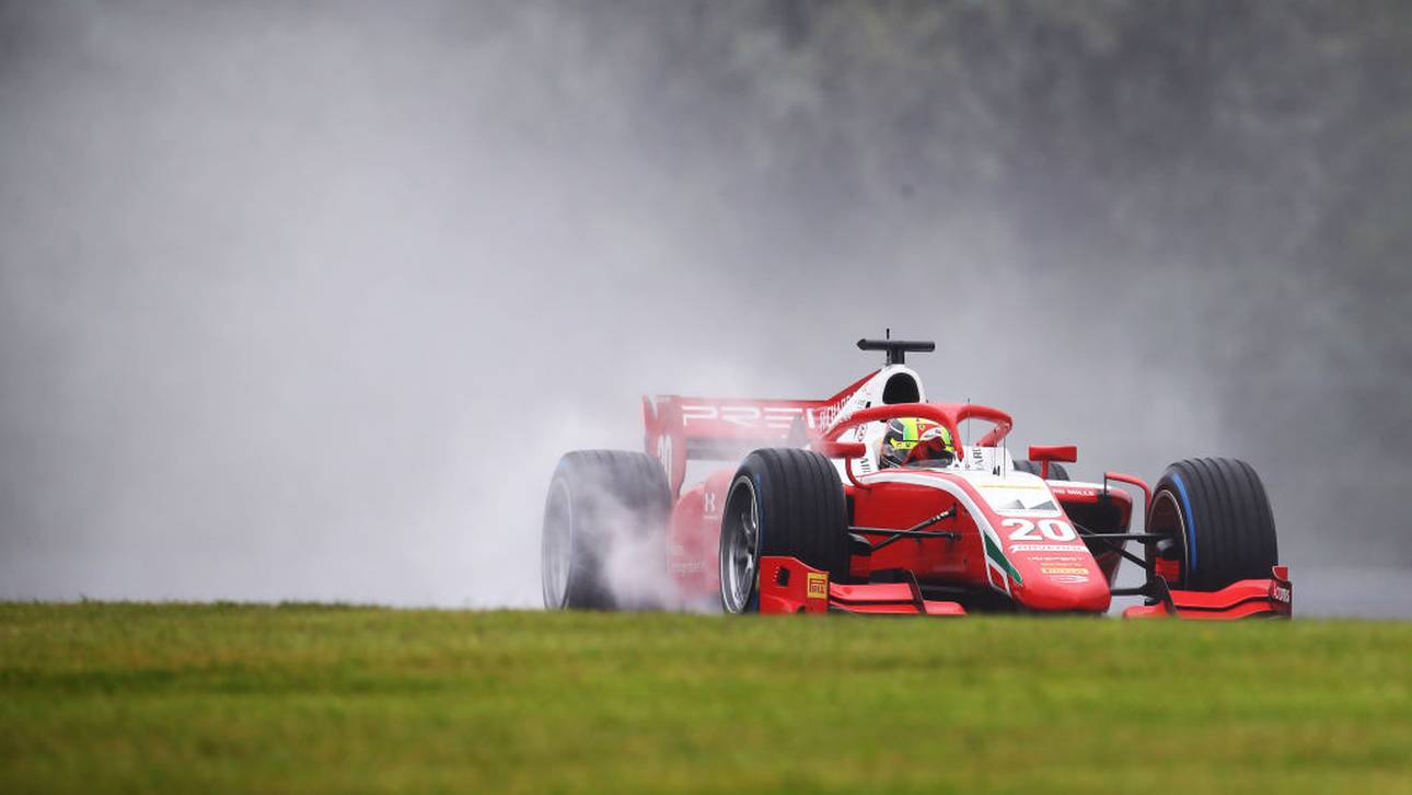 Schumacher rast auf das Podium