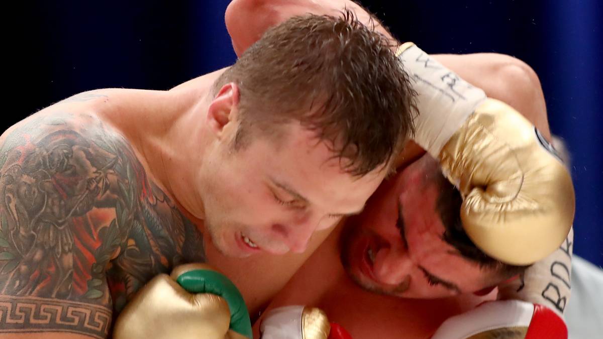 Zumindest hinterließ Huck ein paar Spuren: Briedis fuhr unmittelbar nach dem Kampf zur vorsorglichen Untersuchung ins Krankenhaus, nachdem er sich nach Einschätzung des Ringarztes Dr. Stefan Bock in der zwölften Runde die zehnte Rippe auf der linken Seite verdreht hatte