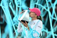 In einem Krimi bezwang Iga Swiatek nach 3:14 Stunden Spielzeit Aryna Sabalenka im Finale von Madrid mit 7:5, 4:6, 7:6. Die 22-Jährige feierte mit dem Triumph ihren 20. Titel auf der WTA Tour.
