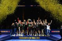 Der SC Magdeburg gewinnt die Handball-Champions-League in einem dramatischen Finale gegen den polnischen Spitzenklub Barlinek Industria Kielce mit 30:29 nach Verlängerung.