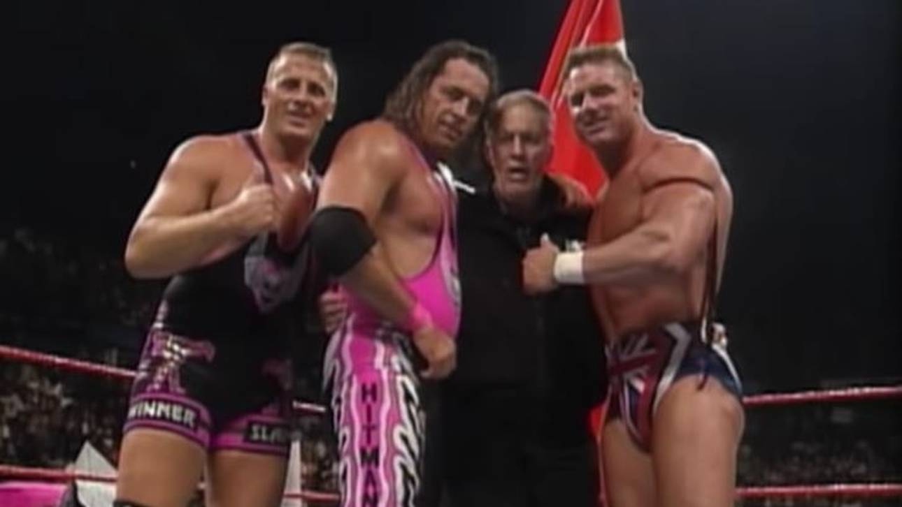 Stu Hart (2.v.r.) mit den Söhnen Owen und Bret Hart sowie Schwiegersohn Davey Boy Smith (v.l.)