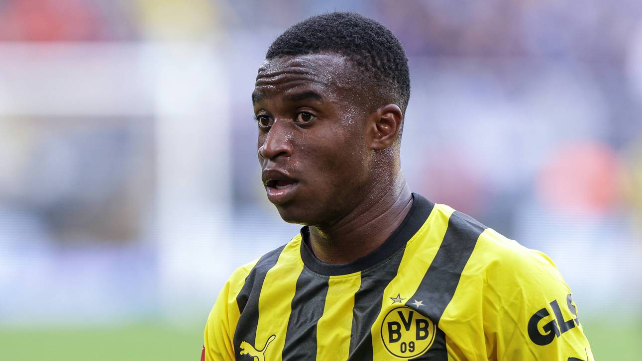 Bleibt Moukoko beim BVB?