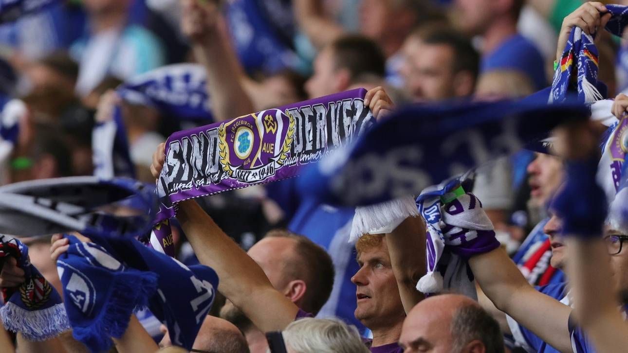 Schreck rettet Aue späten Punkt