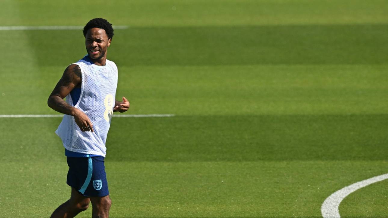 Vor Viertelfinale: Englands Sterling kehrt nach Katar zurück