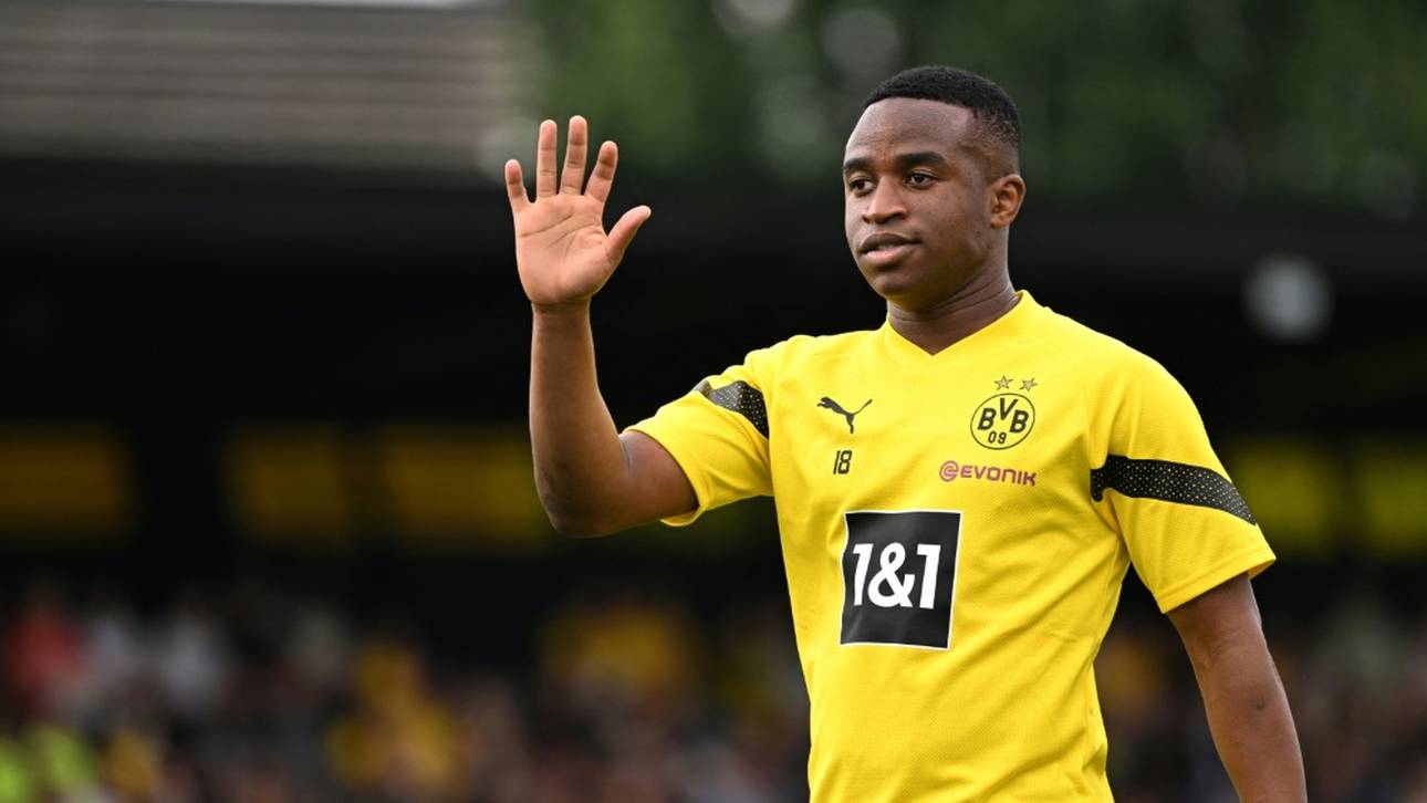 Bleibt er? Terzic spricht über Moukoko