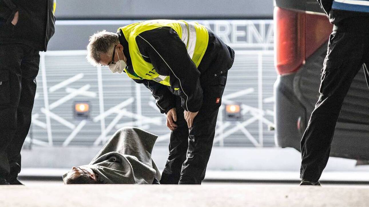 Ordner streckt FCA-Busfahrer nieder!