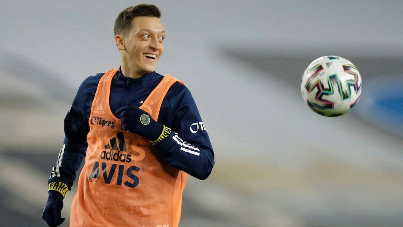 Özil und Sintschenko helfen Kindern