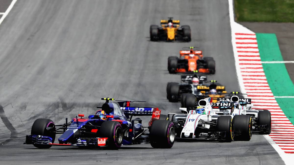 Beim Traditionsteam muss man jetzt schnell herausfinden, warum das mit gebrauchten Reifen und viel Sprit an Bord funktioniert, was mit leichtem Auto und neuen Reifen auf einer einzelnen schnellen Runde nicht gelingen will