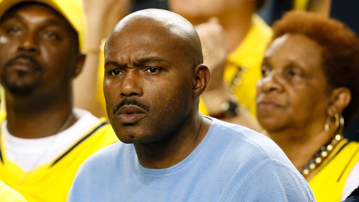 "Ich hasse Schwule. Ich mag Schwule nicht und ich bin nicht gerne mit Schwulen zusammen. Das sollte es auf der Welt und in den USA nicht geben", sagte er. Später entschuldigte er sich für diese Aussagen