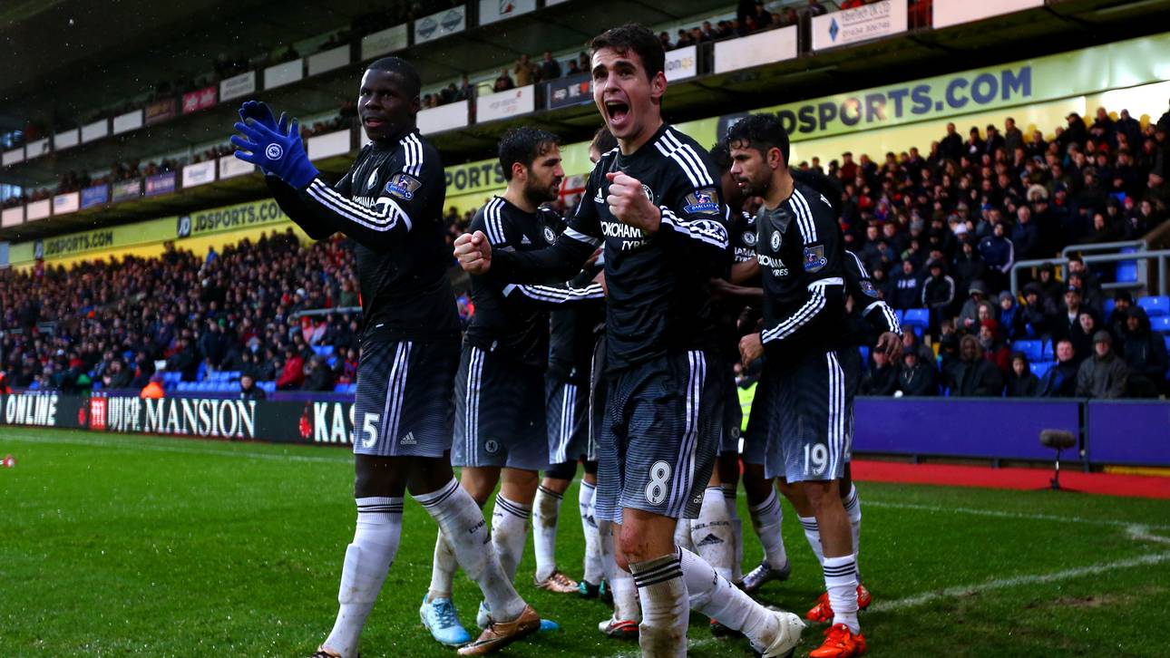 Blues feiern ersten Sieg unter Hiddink